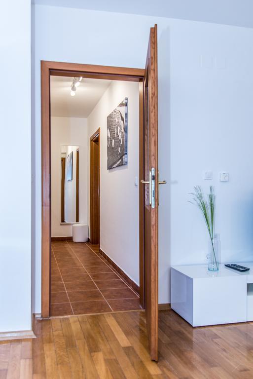 Apartment Roko Осиек Экстерьер фото
