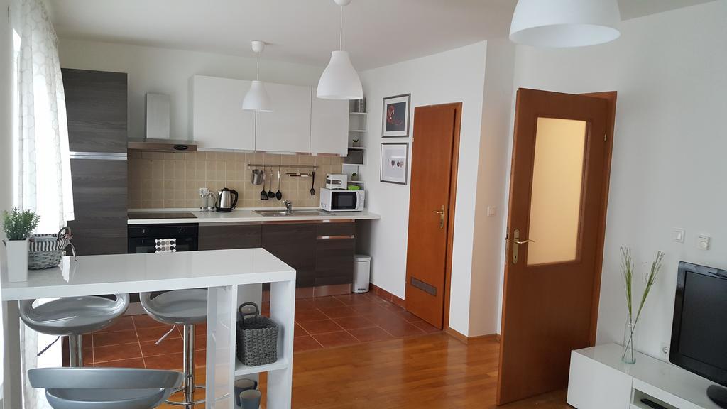 Apartment Roko Осиек Экстерьер фото