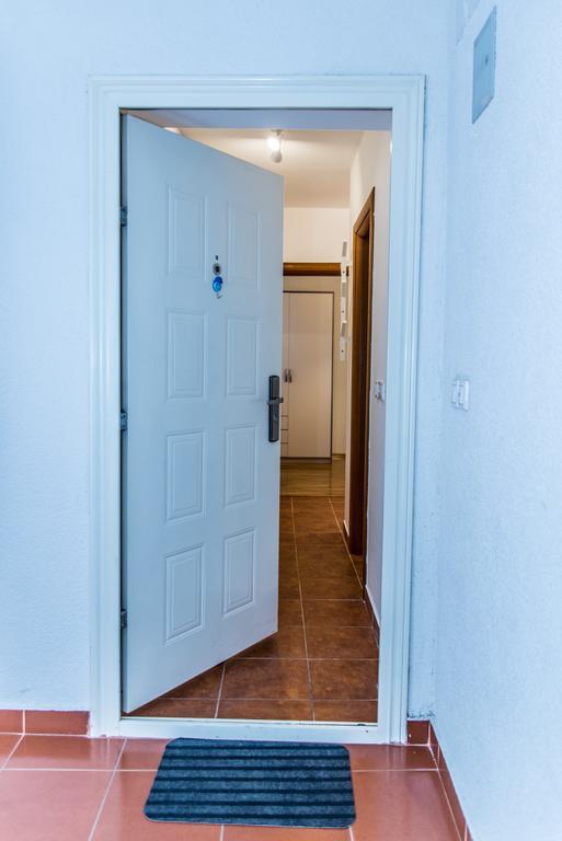 Apartment Roko Осиек Экстерьер фото